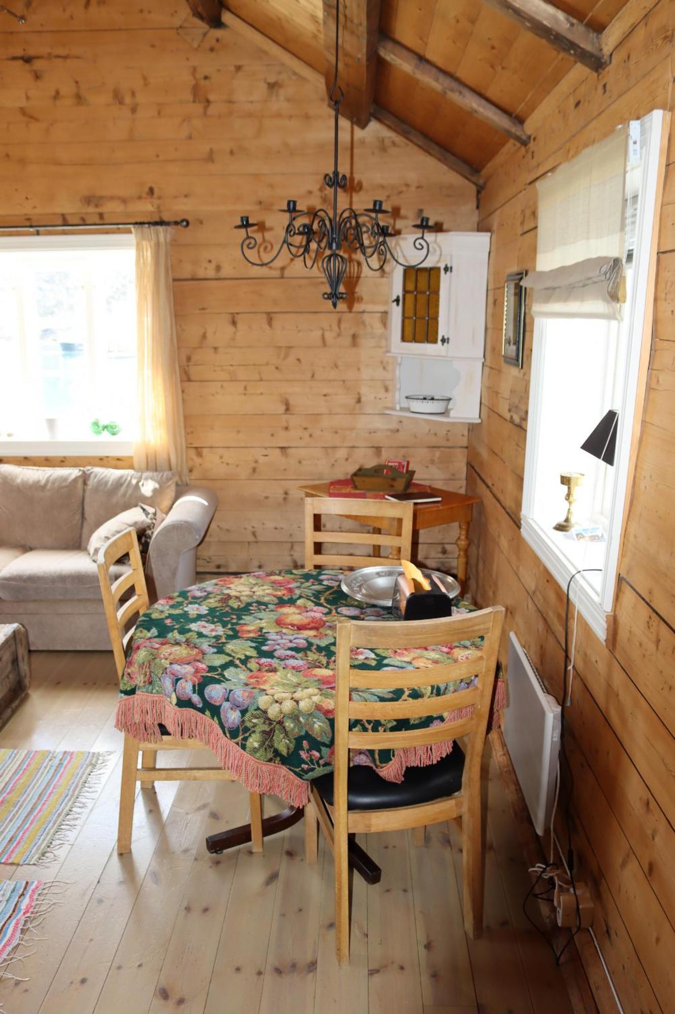 Valen Cabins In Рейне Екстериор снимка