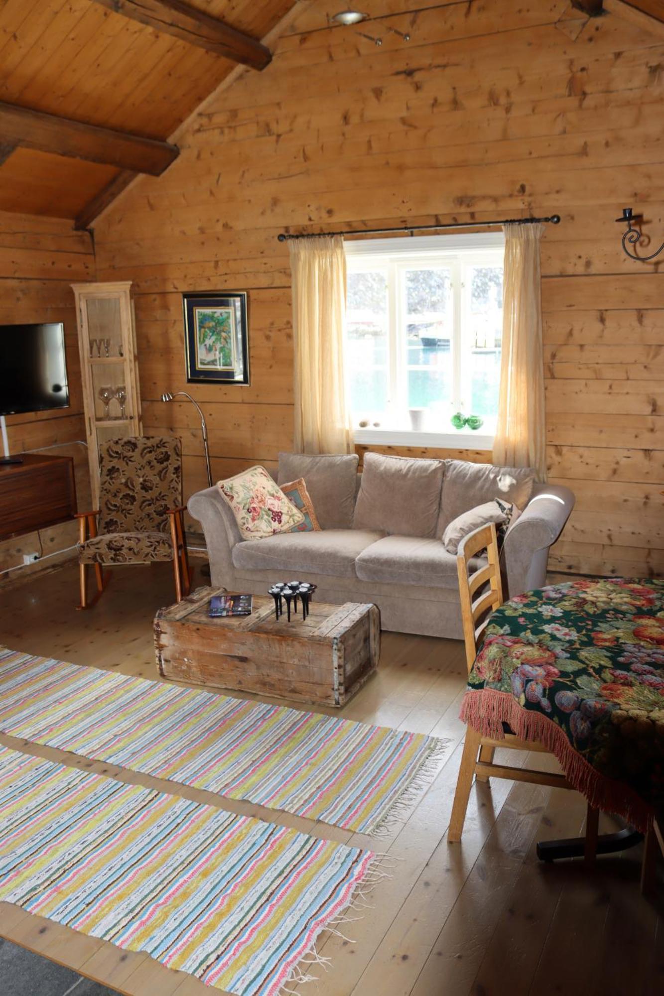 Valen Cabins In Рейне Екстериор снимка