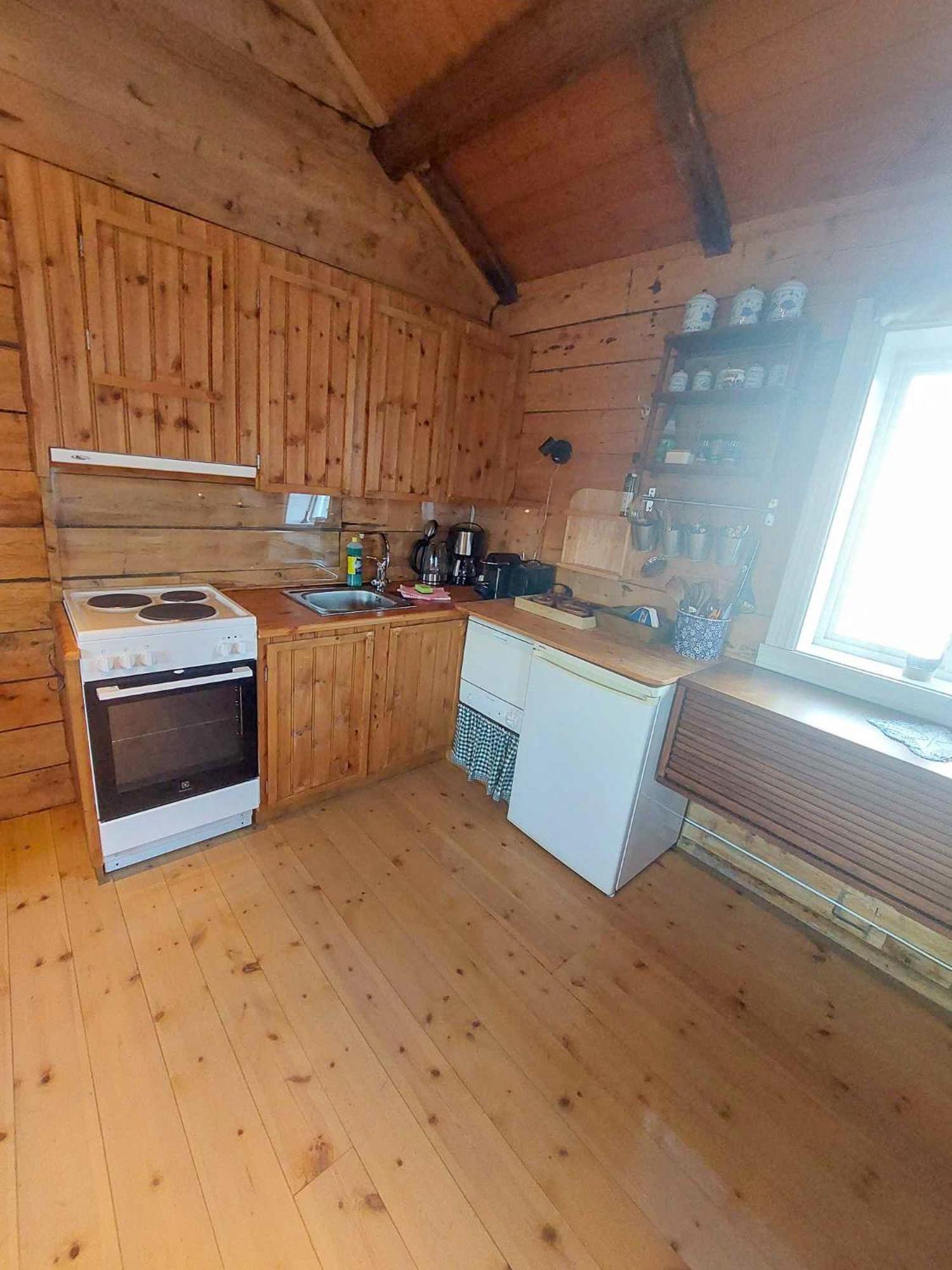 Valen Cabins In Рейне Екстериор снимка