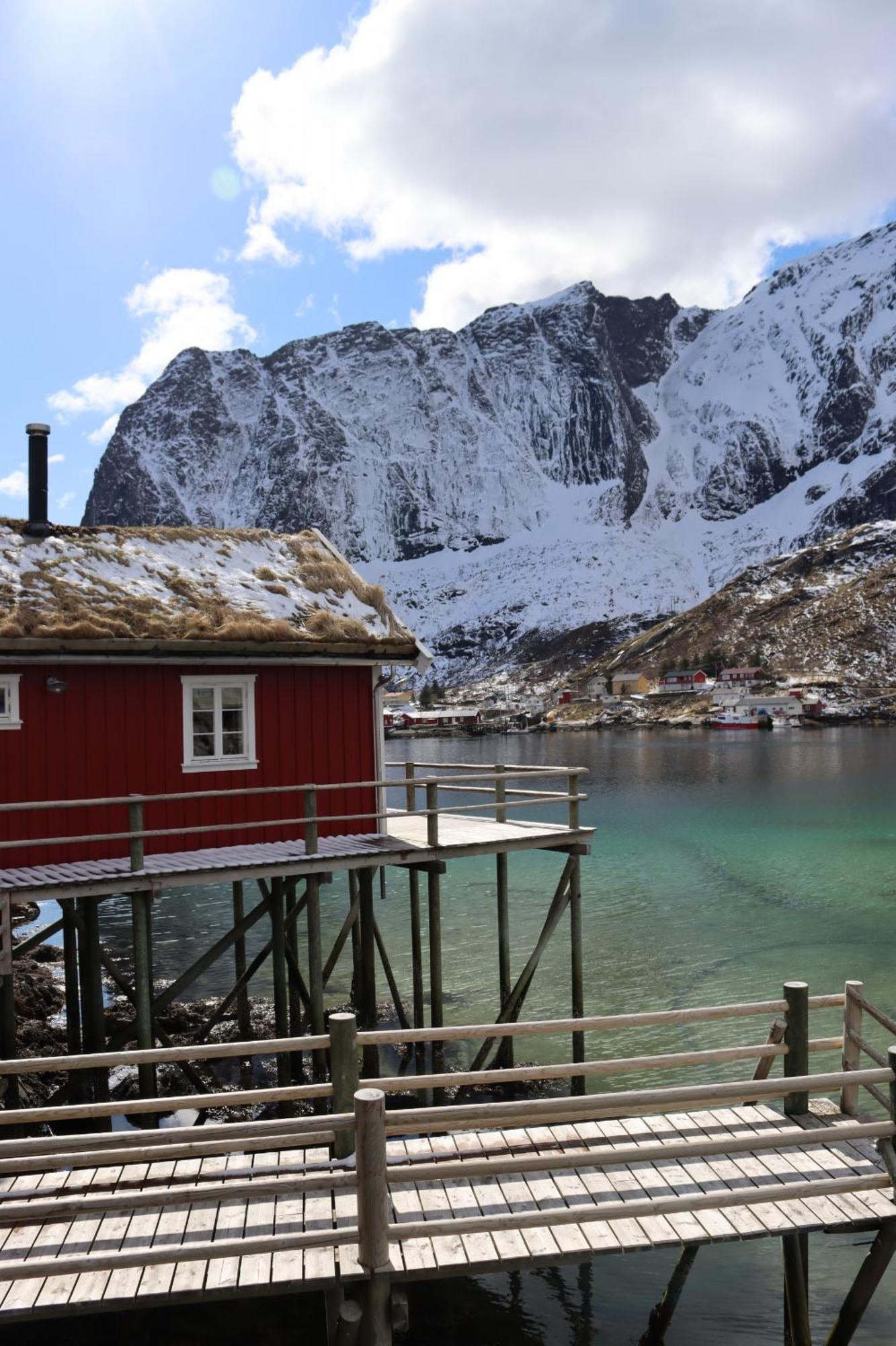 Valen Cabins In Рейне Екстериор снимка