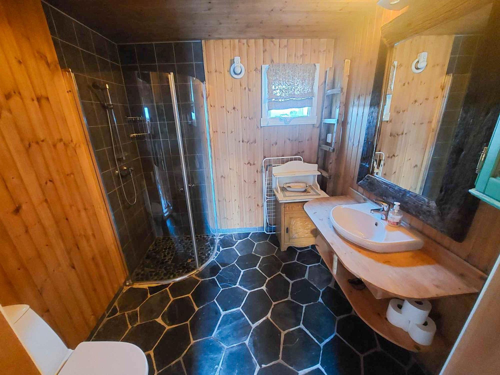 Valen Cabins In Рейне Екстериор снимка