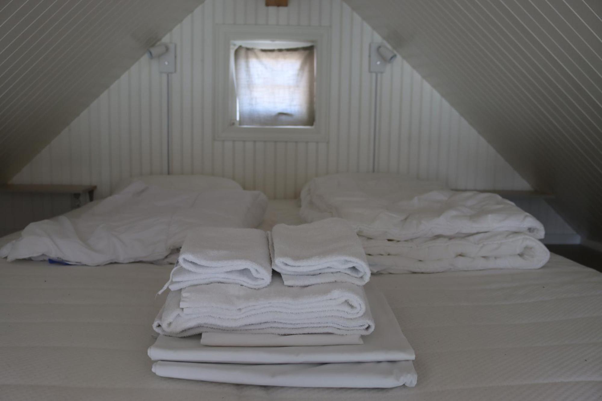 Valen Cabins In Рейне Екстериор снимка