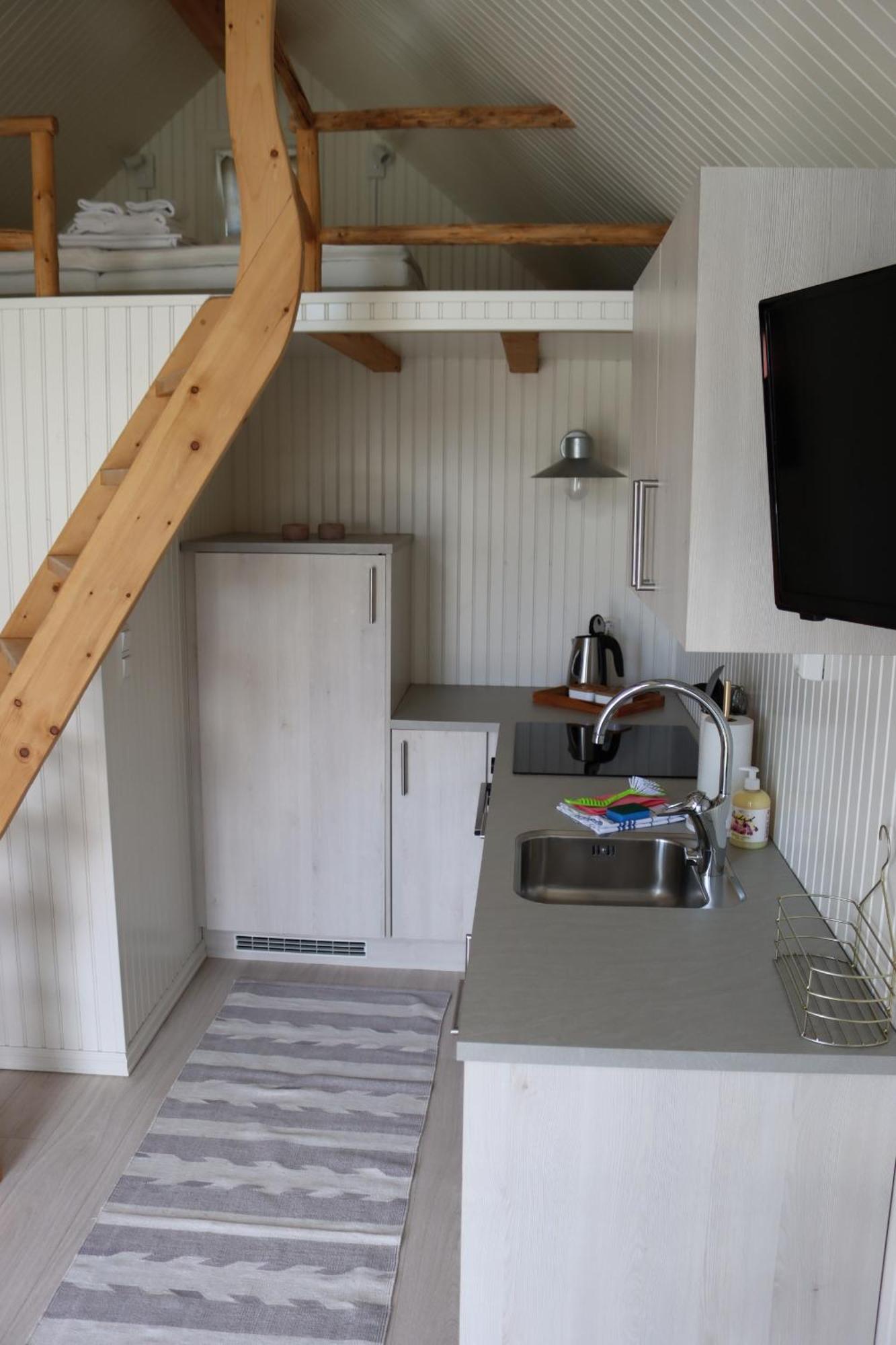 Valen Cabins In Рейне Екстериор снимка